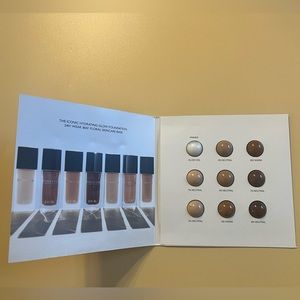 Dior forever the Iconic hydrating glow foundation sample
Brand new